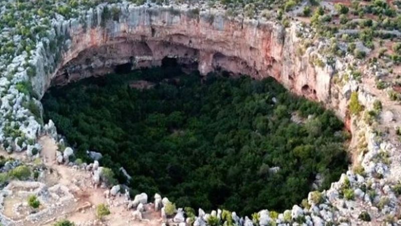 Mersin'de Aşağı Dünya Obruğu keşfedilmeyi bekliyor