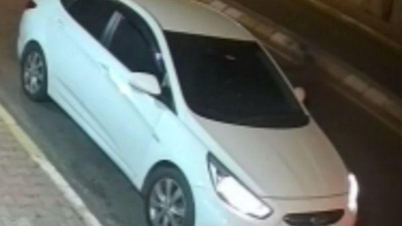 İstanbul'da otomobilini kurtarmak için canını hiçe saydı