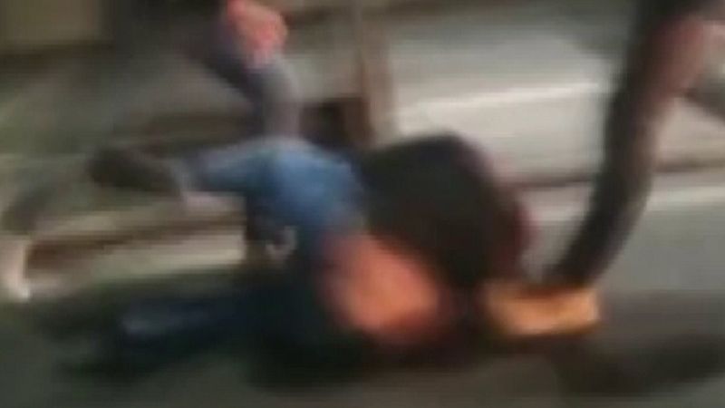 Sivas’ta önce araba çarptı, sonra dayak yedi