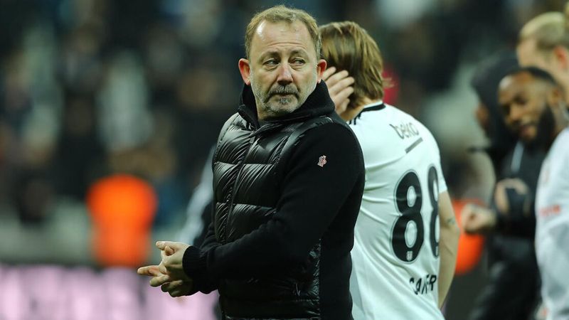 Sergen Yalçın: Acil forvet lazım