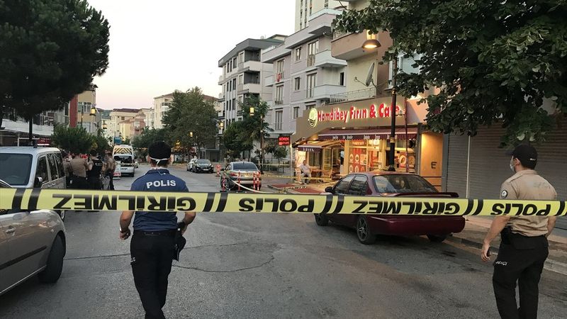 Maltepe'de soyguncular bekçilere ateş açıp kaçtı