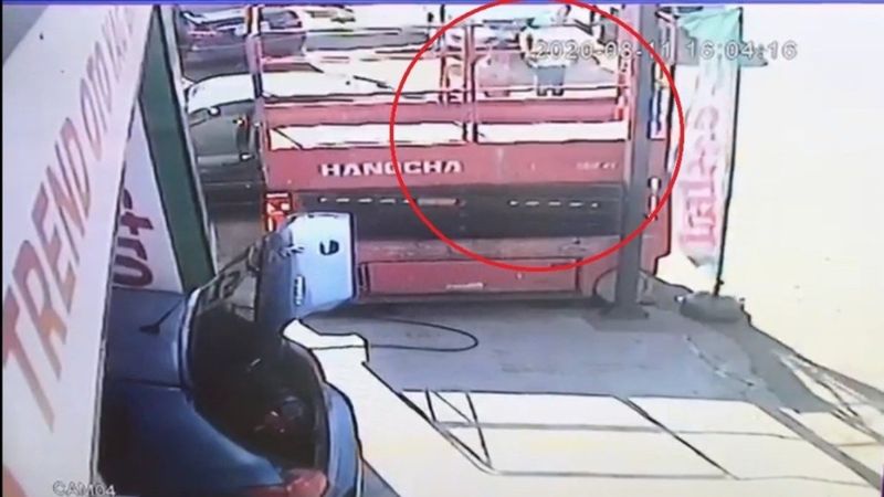 Kocaeli'de 3 kişinin vurulduğu silahlı saldırı kamerada