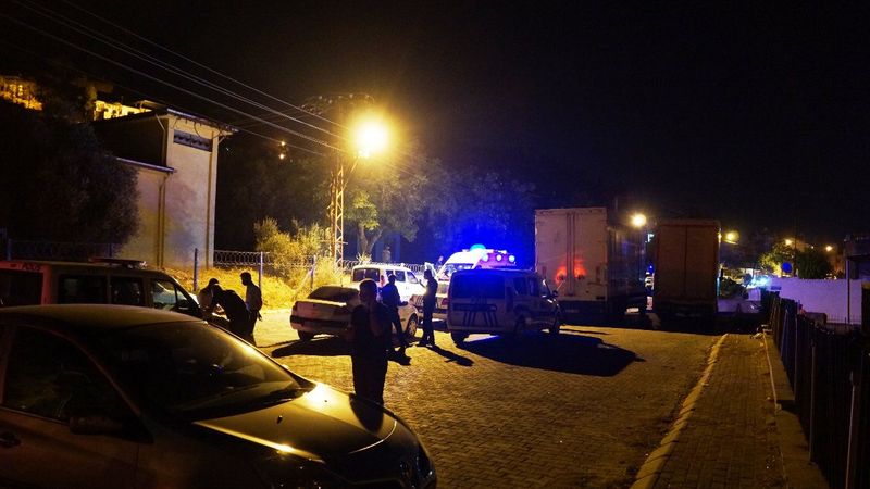 Aydın'da bir kişi ağaca asılı halde bulundu