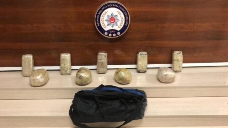 Van'da şüphelenilen şahsın valizinden 6 kilo eroin çıktı