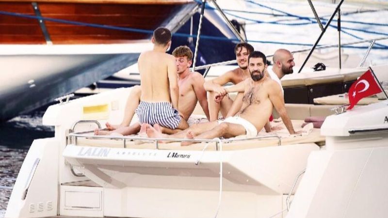 Arda Turan ile Berkay aynı otelde