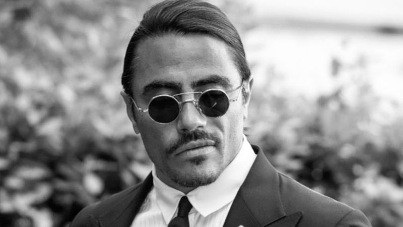 Nusret, tuttuğu taşı satıyor