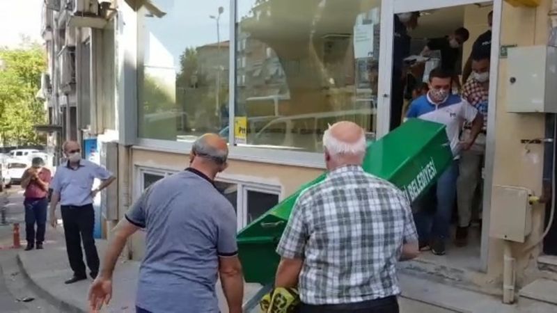 Bursa'da PTT çalışanı kendisini astı