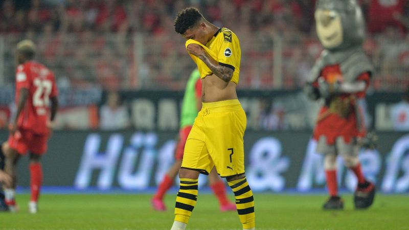 Dortmund 10 yıl sonra zarar etti