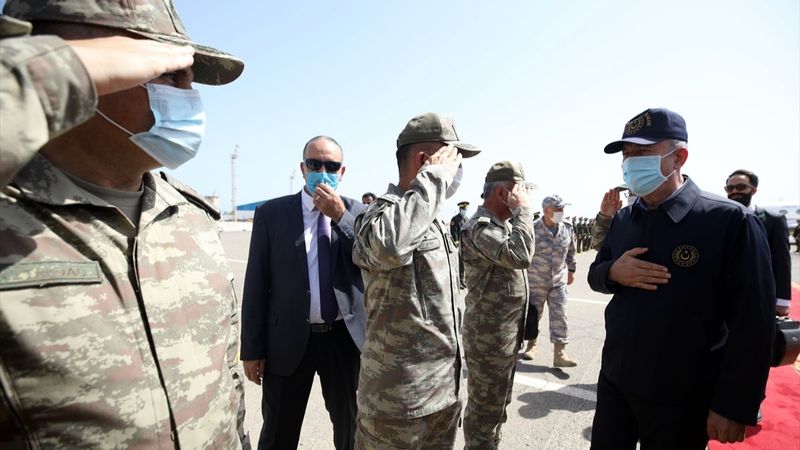 Bakan Akar, Genelkurmay Başkanı Güler ile Libya'da