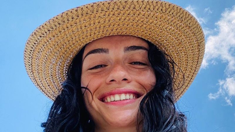 Hazar Ergüçlü’den yaz pozu