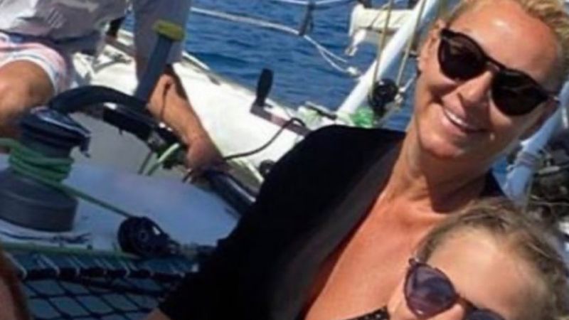 Pınar Altuğ, göbeğini boyadı