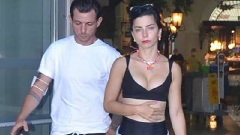 Merve Boluğur'un günlük kıyafeti