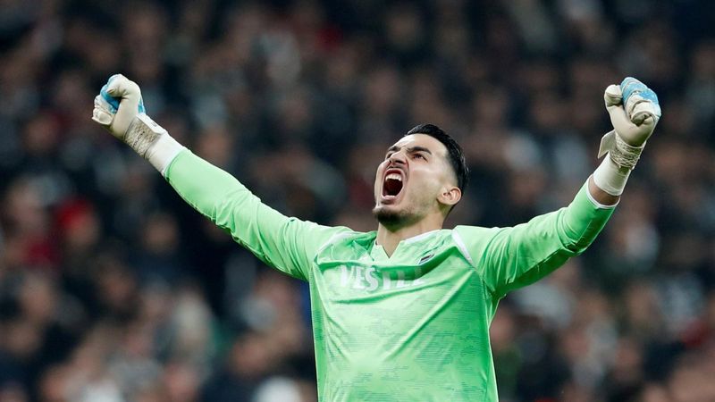 Uğurcan Çakır: Benim de kulağıma transfer teklifleri geldi