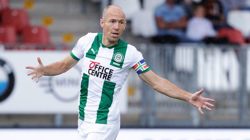 Robben 456 gün sonra sahalara döndü