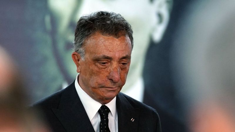 Beşiktaş'ın toplam borcu 3.3 milyar lira