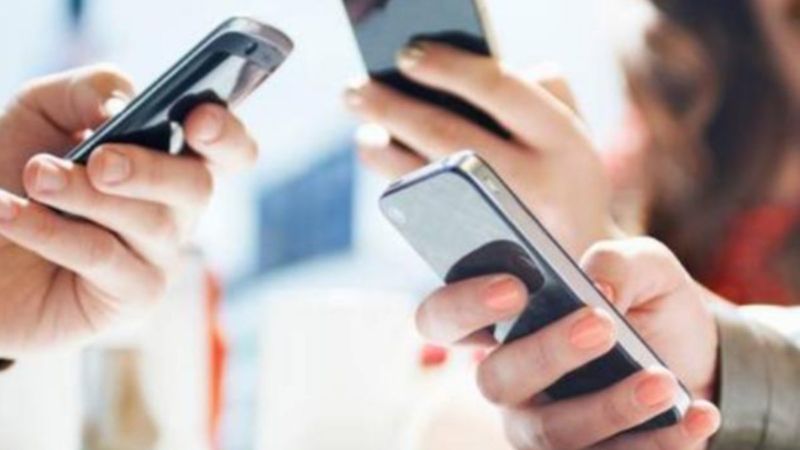 Akıllı telefonlar, sınavlardan düşük not alınmasına neden oluyor