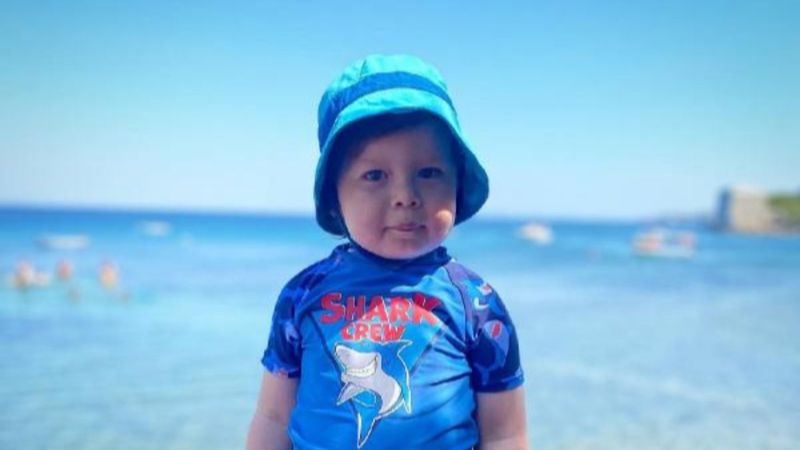 İzmirli fenomen minik Aras'ın 'arı' diyememesi büyük beğeni aldı