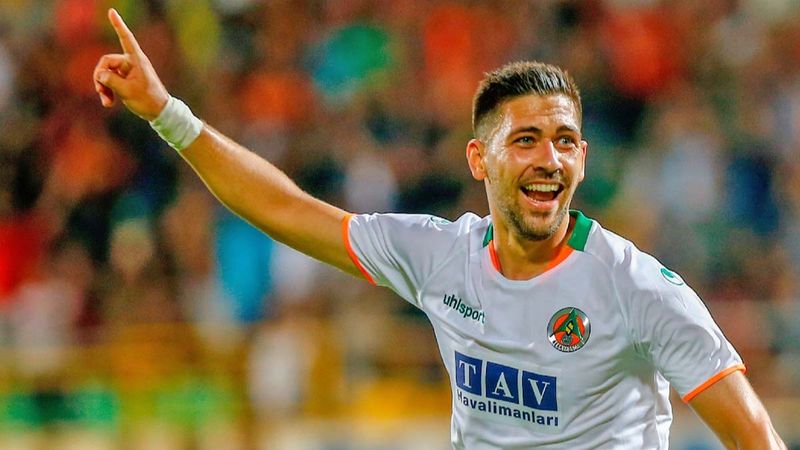 Bakasetas Yunan basınına konuştu: Beşiktaş zayıfladı