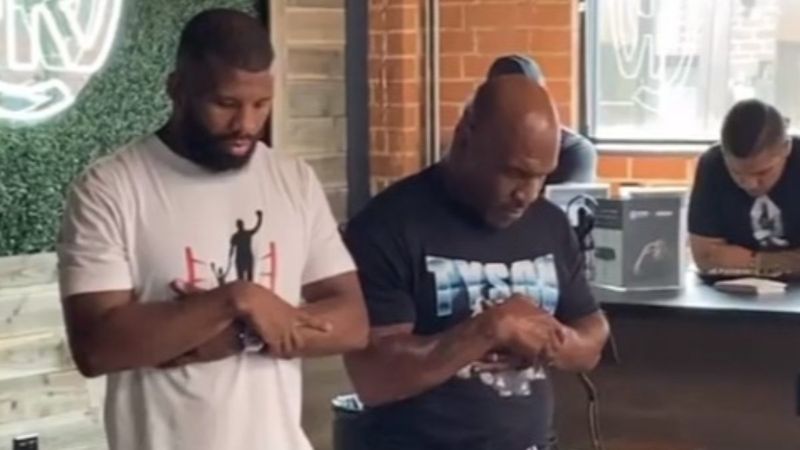 Mike Tyson'ın namaz kılarken çekilen videosu