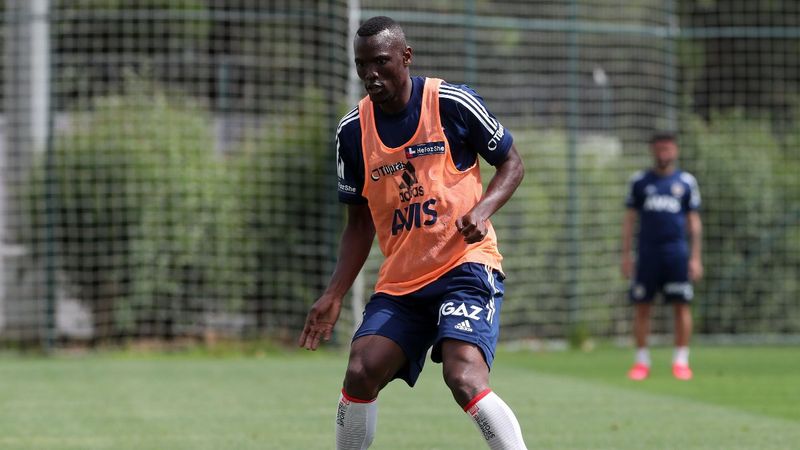 Thiam: Maç öncesi totemim yok, dua ediyorum