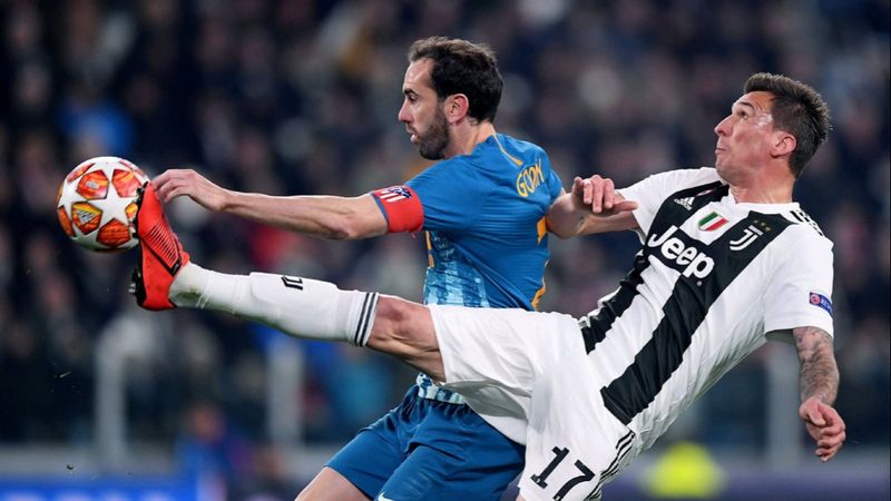 Fenerbahçe taraftarından Godin ve Mandzukic'e mesaj yağmuru