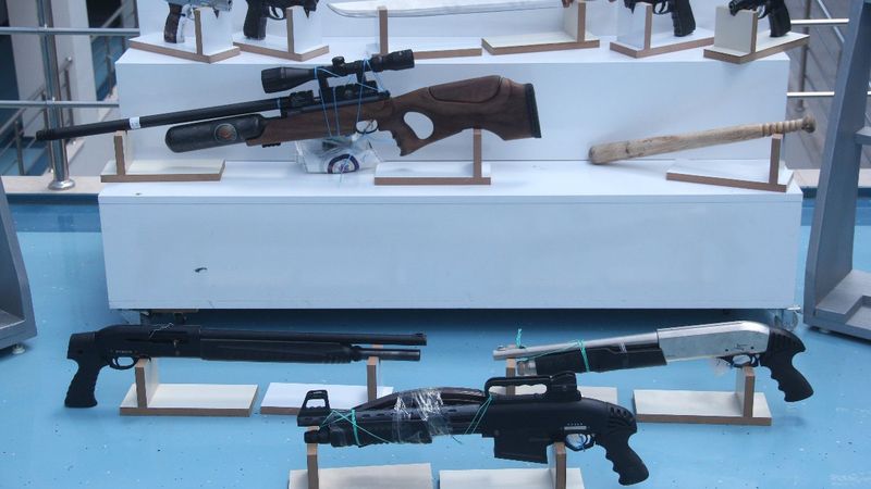 Adana'da 41 adet silah ele geçirildi