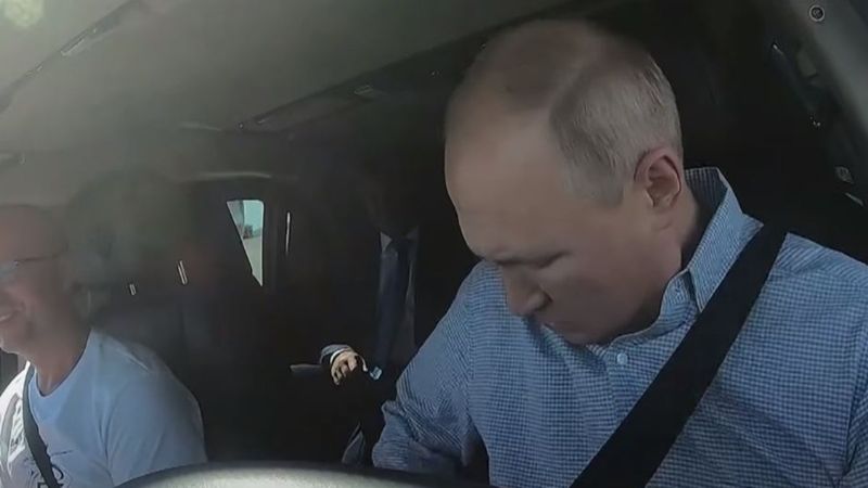 Rusya Devlet Başkanı Putin direksiyona geçti