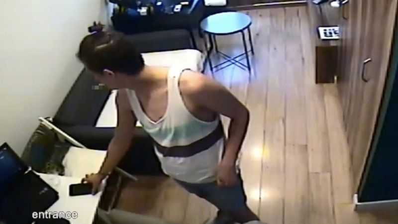 Taksim'de hırsız, otelden telefon çaldı