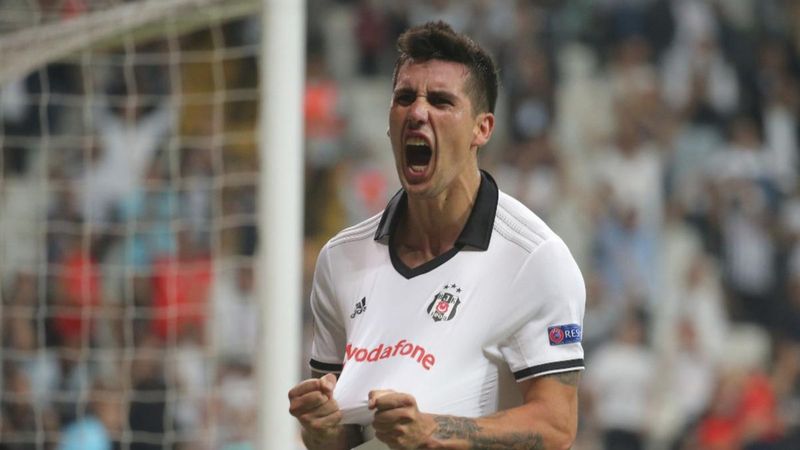 Beşiktaş'ta Enzo Roco'ya veda