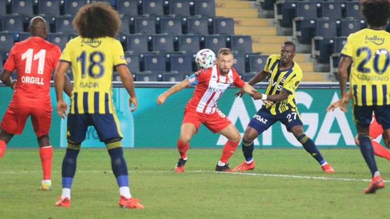 Fenerbahçe hazırlık maçında Antalyaspor'u 4-0 yendi