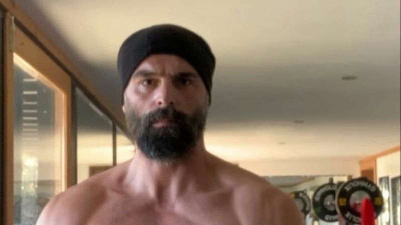 Mehmet Akif Alakurt, fiziğine laf edenlere küfretti