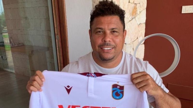 Brezilyalı Ronaldo, Trabzonspor formasıyla poz verdi