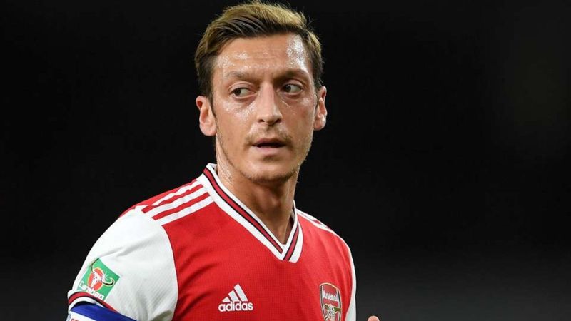 Al Nassr, Mesut Özil'in peşinde