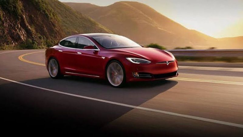 Tesla otomobilleri, artık hız sınırı levhalarını da algılayacak