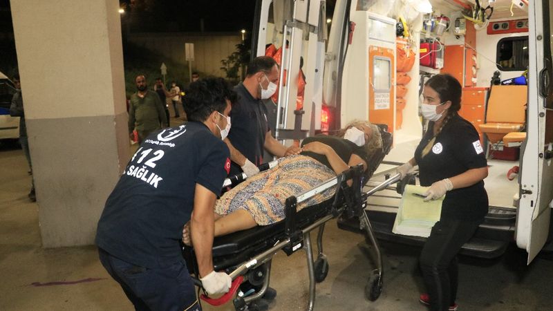 Adana'da bir kişi çocuğunu ve karısını öldüresiye dövdü