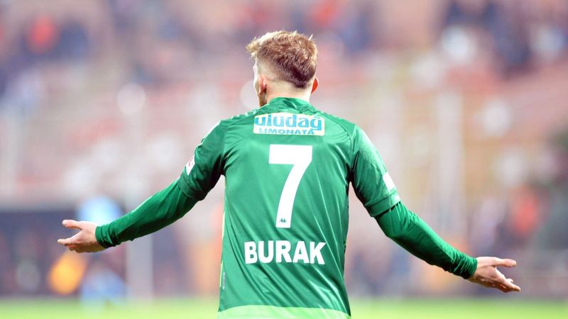 Burak Kapacak'ın menajeri: Hiçbir kulüple anlaşmadım