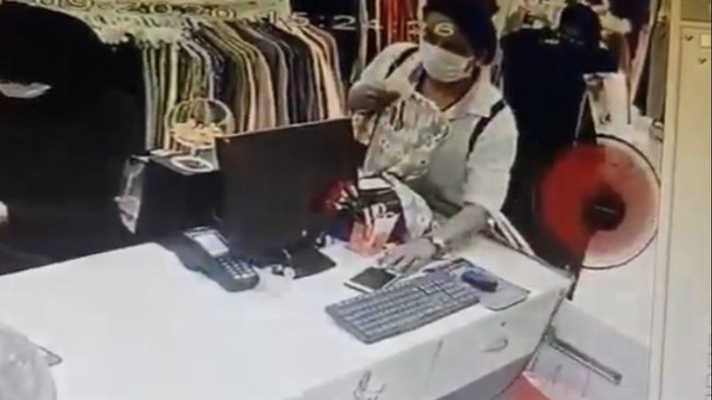 İstanbul'da hırsız, giyim mağazasından 8 bin TL'lik telefon çaldı