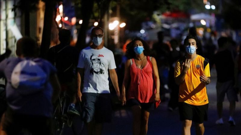 İtalyan belediye başkanı, 'lüzumsuz maske kullananlara' para cezası verilmesini istedi