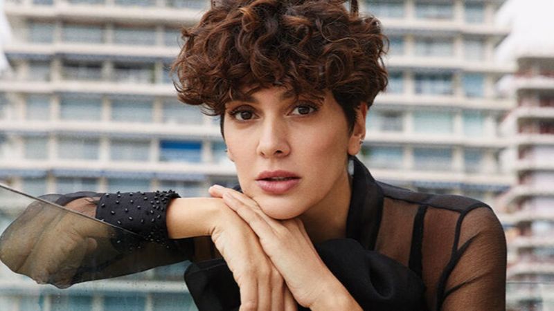 Bergüzar Korel, ateş püskürdü