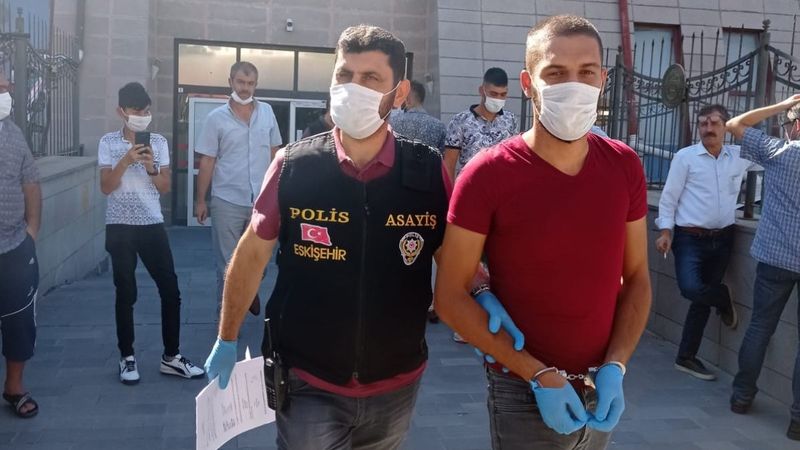 Eskişehir'de 60 bin liralık ziynet eşyası çalan şüpheliler tutuklandı