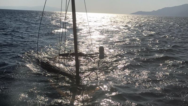 Gemlik Körfezi'nde 3 kişinin bulunduğu tekne alabora oldu