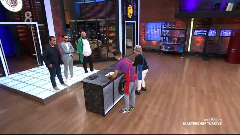 MasterChef'te kaptanlık düellosunu Esra kazandı