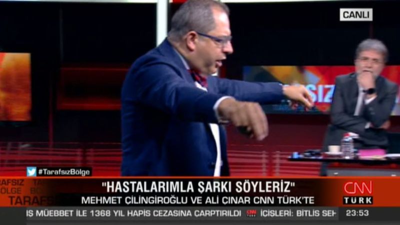 Mehmet Çilingiroğlu canlı yayında zeybek oynadı