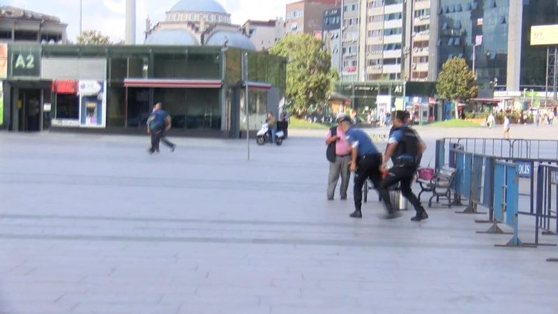 Çağlayan Adliyesi önünde iki grup arasında silahlı çatışma