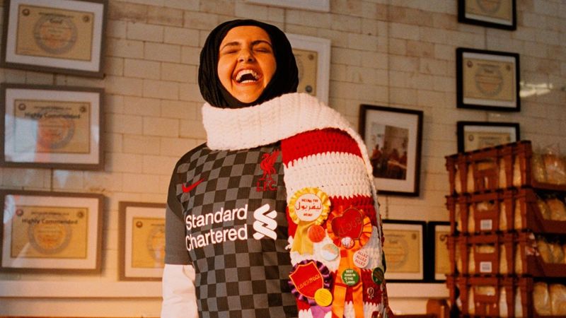 Liverpool'dan türbanlı forma tanıtımı