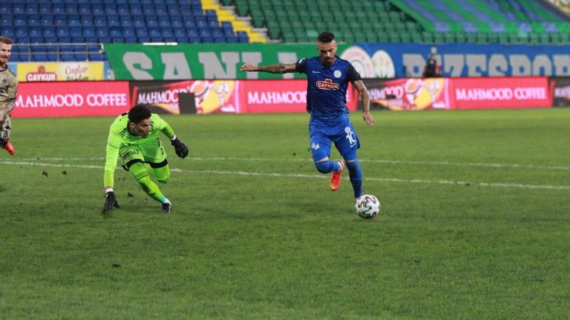 Fenerbahçe lige 3 puanla başladı