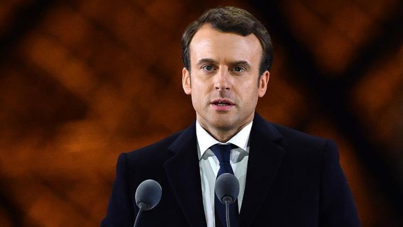 Bloomberg yazarı: Macron boş tehditleri kesip sözü Merkel'e bırakmalı