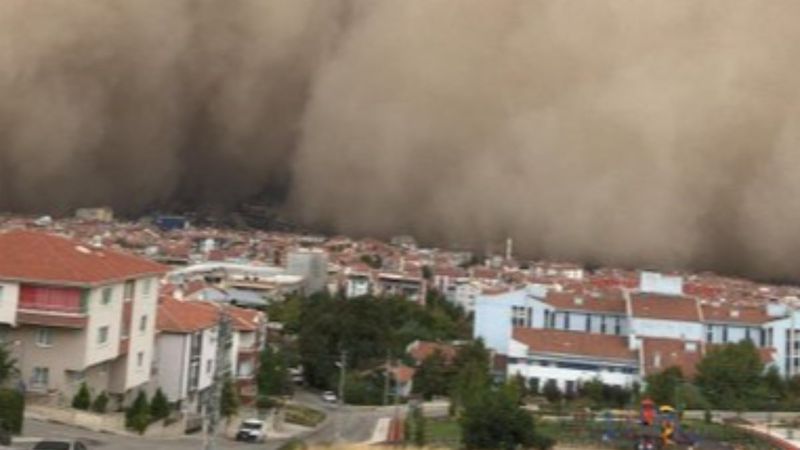 Ankara'da kum fırtınası