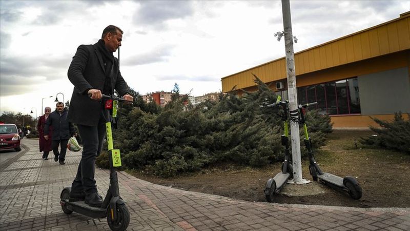 Elektrikli Scooter nasıl kullanılır? Elektrikli Scooter Yönetmeliği nedir? E-Scooter Yönetmeliği detayları...