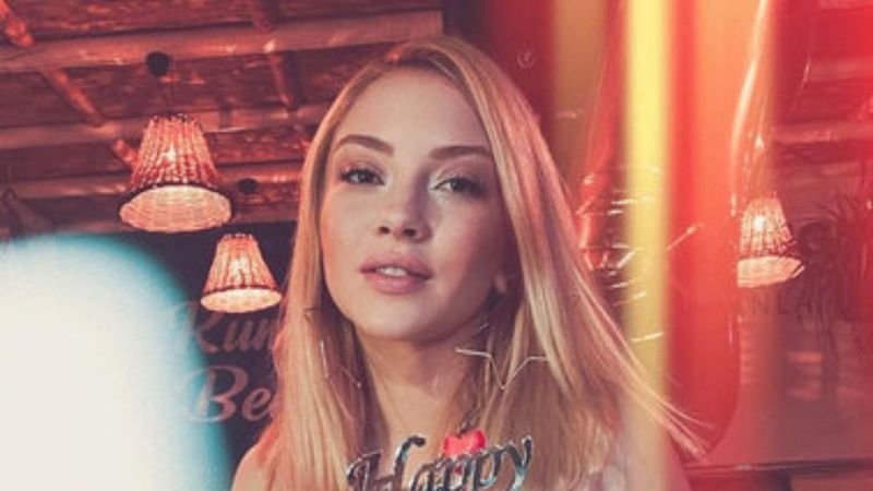 Ece Seçkin'e ilginç doğum günü hediyesi